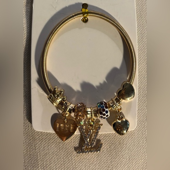 Fashion LV Charm Bracelet! NEW - Picture 3 of 4